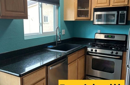 Bixby North Condo | Gorgeous 2-bedroom condo with AC in Long Beach two garages