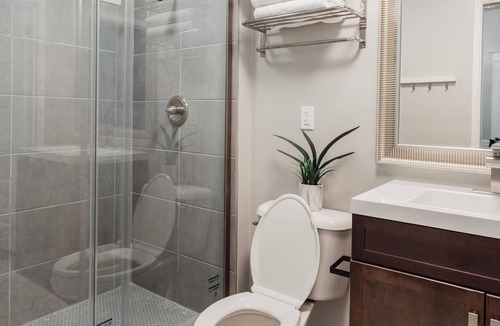 Midtown Sacramento Apartment | Gorgeous 2 BR in Midtown Sac | near Sutter's Fort