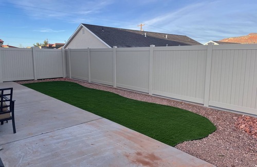 Kanab House | Gorgeous 3 bedroom 2.5 bath townhouse with hot tub.