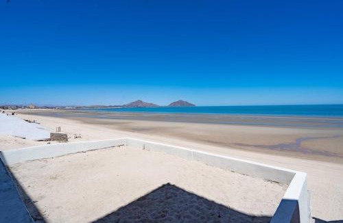 Villas de Las Palmas House | Gorgeous beach front condo