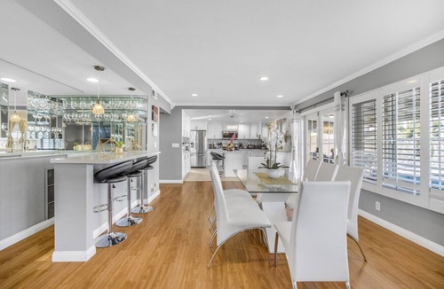Orange House | Gorgeous Family Home, Just 8 mins from Disneyland