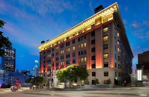 Lower Nob Hill House | Gorgeous Find! 3 Great Units, Pet-Friendly Property, City View, Onsite Dining