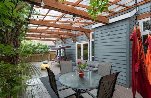 Orenco House | Gorgeous home in the heart of Orenco, close to Intel, Nike, perfect for groups!