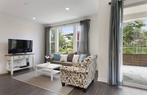 Lake Forest House | Gorgeous House With Beautiful View|Spectrum Center #7137