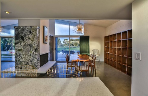 Winchester House | GORGEOUS Mid Century - Close to Strip - Golf - Views - Superhost Status - WOW