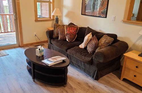 Black Bart Cabin | Gorgeous & Modern Cabin nr. Heavenly, Casinos and Outdoor Adventures