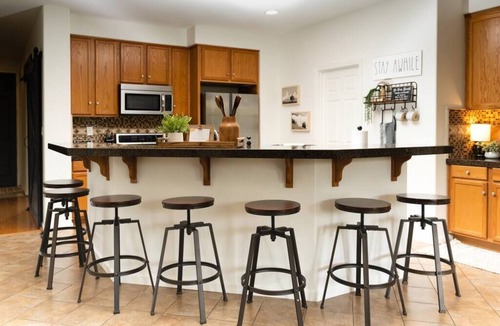 West Sacramento House | Gorgeous, Pet and Family friendly, Long stays
