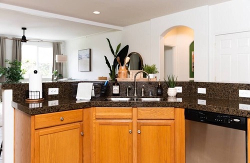 West Sacramento House | Gorgeous, Pet and Family friendly, Long stays