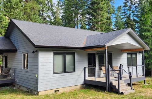 Carey Bay House | Gorgeous, Quiet, Relaxing 2-bedroom home in Conkling Park - Dog Friendly