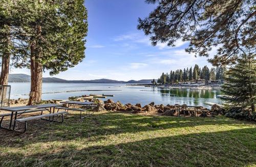 Peninsula Village House | Gorgeous Secluded Cabin with Amazing Views in Lake Almanor, California