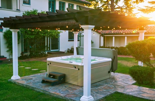 East Foothills House | Gracious Garden Suite Heated Pool + Jacuzzi