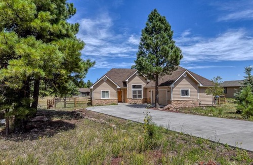 Williams House | Grand Canyon Cottage Near Railway Williams Golf Outdoor Fun Pet-Friendly