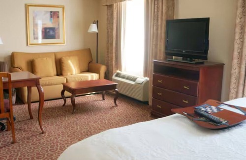 Kingman Hotel | Grand Canyon Kingman Stay w/Indoor Pool Access & Close to Downtown