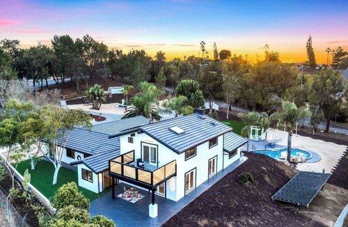 Vista Villa | Grand Vista 4BR Villa | Near Legoland CA