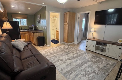 Iron Springs Apartment | Granite Mountain 1-bedroom apartment in charming Prescott- close to trails