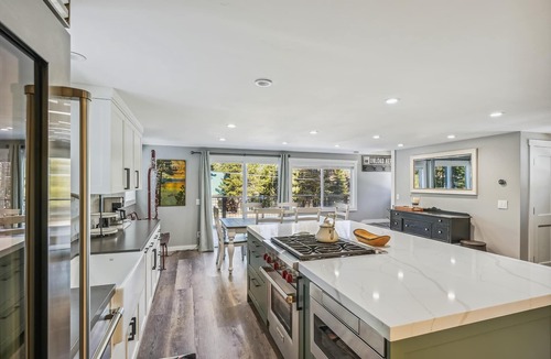 Comstock Acres House | Granlibakken Getaway by Tahoe Getaways - Tahoe City 3 BR + Hot Tub + Dog OK