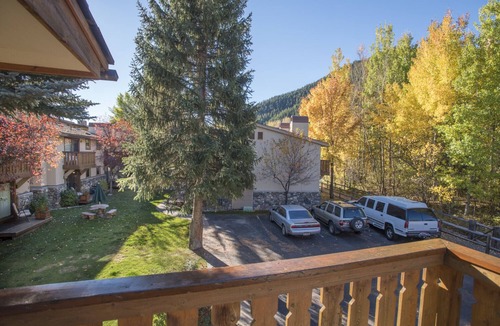 Ketchum Condo | Great 2 bed condo, Private deck & hot tub. Best location in Ketchum!