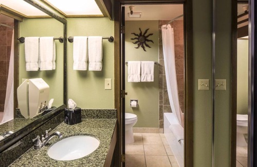 Wahweap Resort | Great Amenities! Pet Friendly! Close to Antelope Canyon!