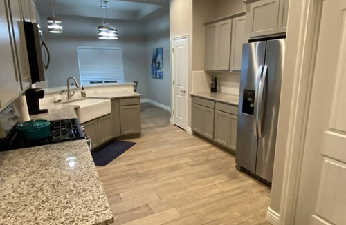 Kingman House | Great for traveling for work or a vacation. Spacious 4-bedroom house in Kingman