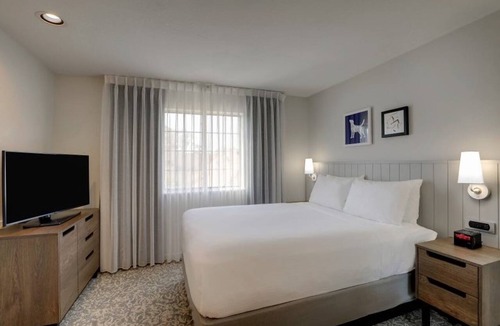 Sunnyvale Hotel | Great Games at Twin Creeks Sports Complex! Pets Allowed, Swimming Pool!