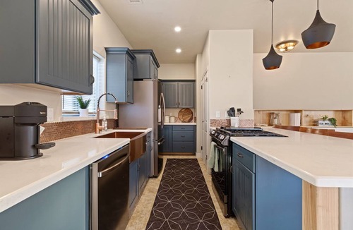 Jerome Apartment | Great Hillside Views, Full Kitchen, Near Shopping & Dining