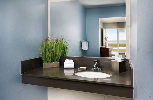 Monterey House | Great Location & Amenities! 3 Comfortable Units, Bike Rentals, Outdoor Pool