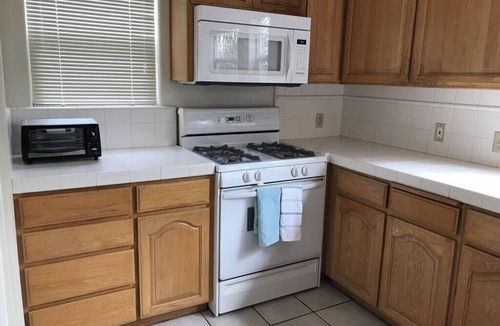 Motel District Condo | Great Location/Easy Beach Access/Walking Distance to Downtown Pier Area
