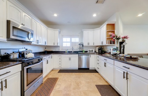 Bellflower House | Great Location & Free Extras! Bellflower Stay