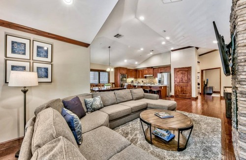 South Lake Tahoe House | Great location! Walk to Gondola & Lake |Tahoe woods #603