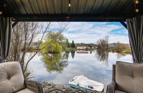 Oakland House | Great Outdoor Space! Serene Getaway in Oakland