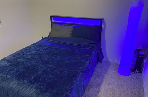 Henderson House | Great place to vacation with local attractions and Las Vegas freeway close.