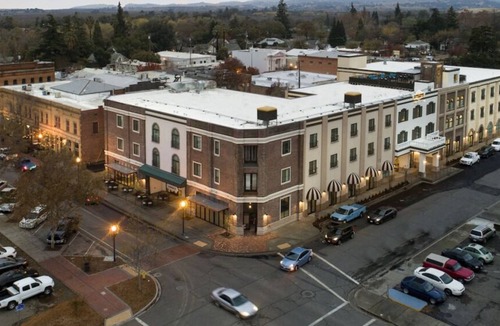 Winters House | Great Relaxing Overnight Stay! Four Units, Pet-friendly Hotel with Free Parking!