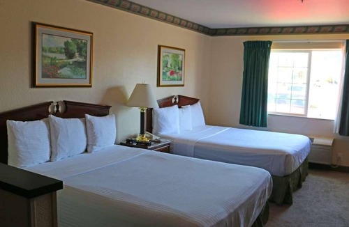 Kelso House | Great Relaxing Overnight Stay in GuestHouse Kelso Longview! 3 Convenient Units