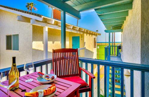 Balboa Peninsula Apartment | Groundswell 4 Bedroom