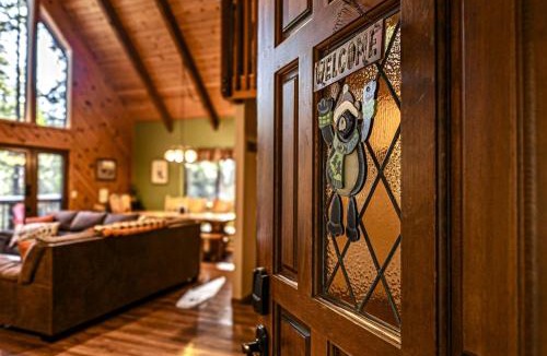 Dorrington House | Group Cozy Cottage with Game Room in California