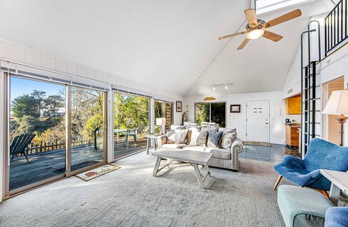 Anchor Bay House | Gualala 3BR cove-view home with hot tub near Gualala Point Park