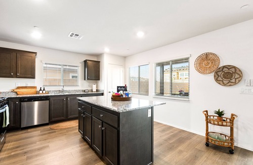Coachella House | Guest Fav Resort, 4bdrm, Pool, Spa & Games, BBQ, 2 Mi to Coachella