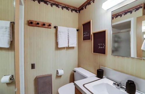 Twain Harte House | Guest House Getaway @ Chateau Du Ray