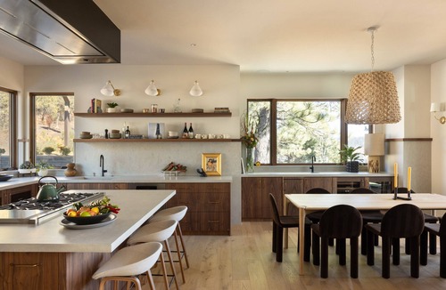Truckee House | Guesthouse Lake Tahoe. Private Residence Near Hiking and Lakefront Activities