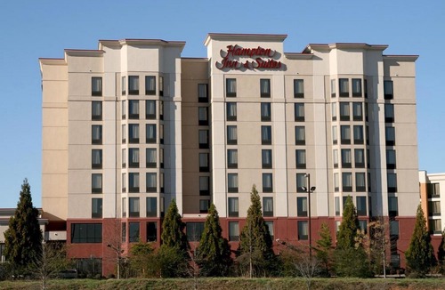 Greenacres Hotel | Hampton Inn and Suites Bakersfield North-Airport