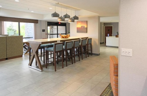 Lima Hotel | Hampton Inn Lima