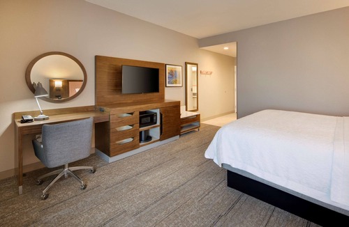 Westside Santa Cruz Hotel | Hampton Inn Santa Cruz West, CA