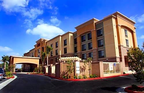 Seal Beach Hotel | Hampton Inn & Suites Seal Beach