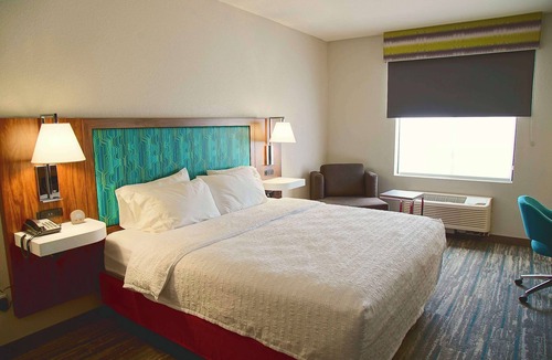 Cathedral City Hotel | Hampton Inn & Suites Cathedral City
