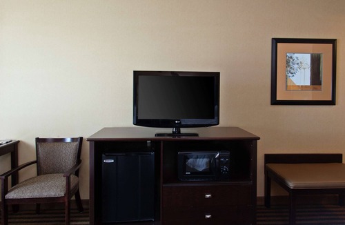 Herndon Hotel | Hampton Inn & Suites Fresno-Northwest