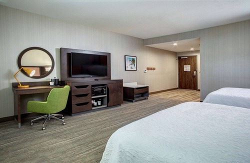 Indio Hotel | Hampton Inn & Suites Indio
