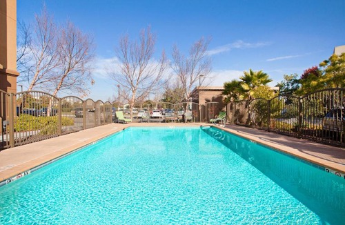 Alameda Hotel | Hampton Inn & Suites Oakland Airport-Alameda