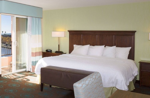 Fairfield Hotel | Hampton Inn & Suites Suisun City Waterfront
