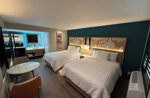 Costa Mesa Hotel | Harbor bay inn