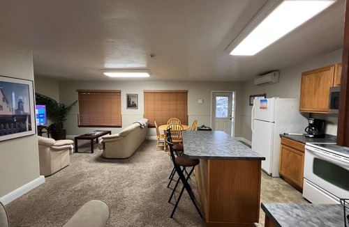 Crescent City Apartment | Harbor View Breeze (Apt 1)